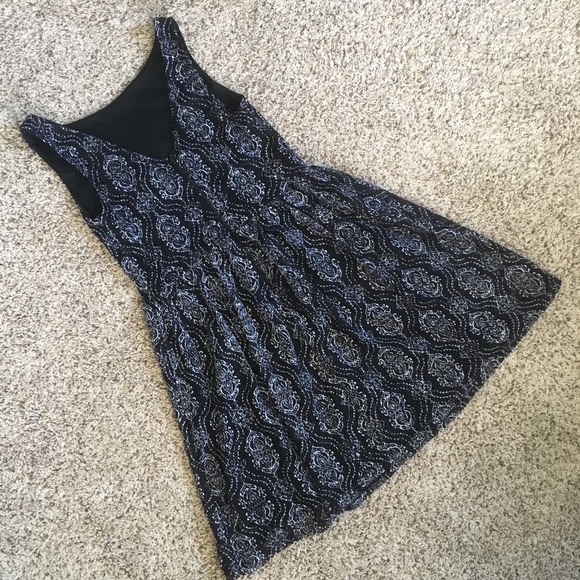 Black and White Print Dress - Picture 2 of 3